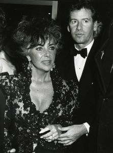 Elizabeth Taylor, Calvin Klein 1986 NYC.jpg